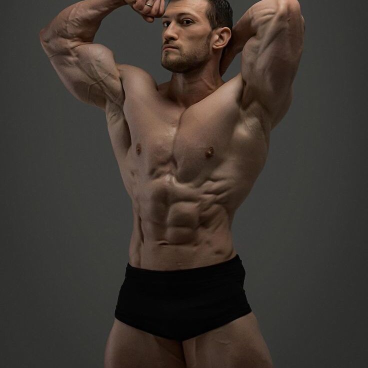 bodybuilding pose